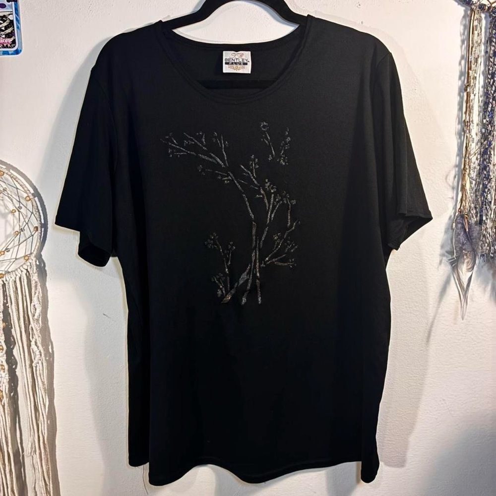 Black Vintage Bentley Plus Women's Blouse with Elegant Floral Design (20W)